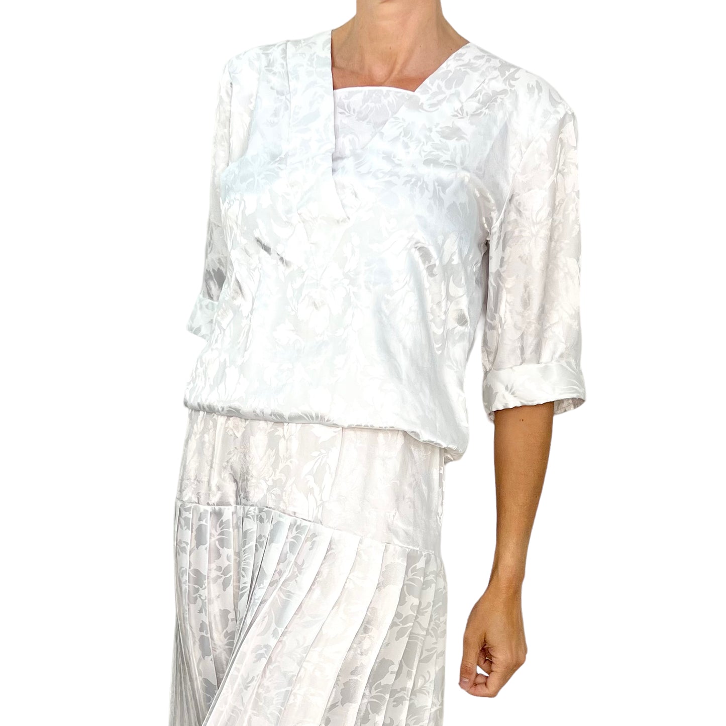 Robe mi-longue vintage plissée en accordéon à fleurs blanches Encore