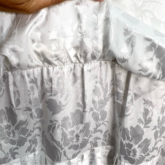 Robe mi-longue vintage plissée en accordéon à fleurs blanches Encore